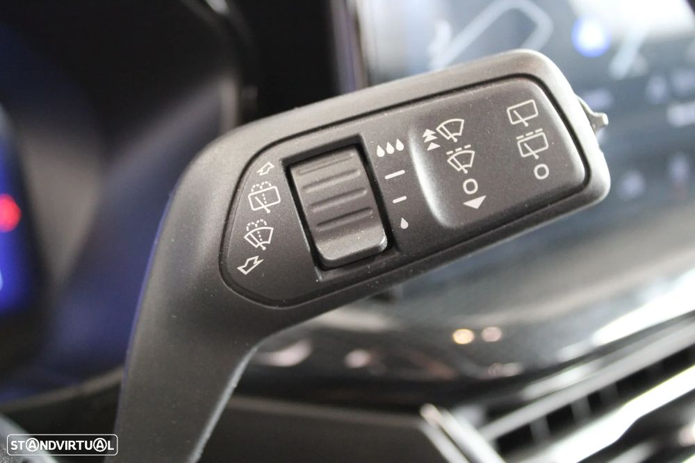 Ford Focus 1.0 EcoBoost MHEV ST-Line X - 22