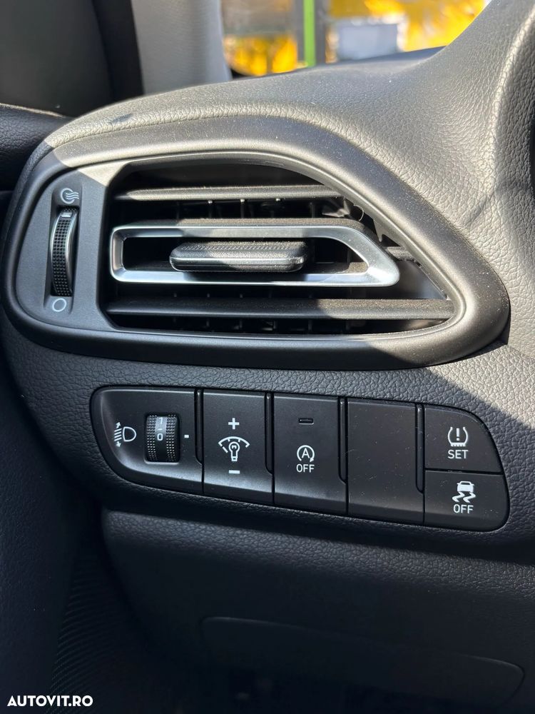 Hyundai i30 1.5 T-GDI MHEV 160CP Highway - 11