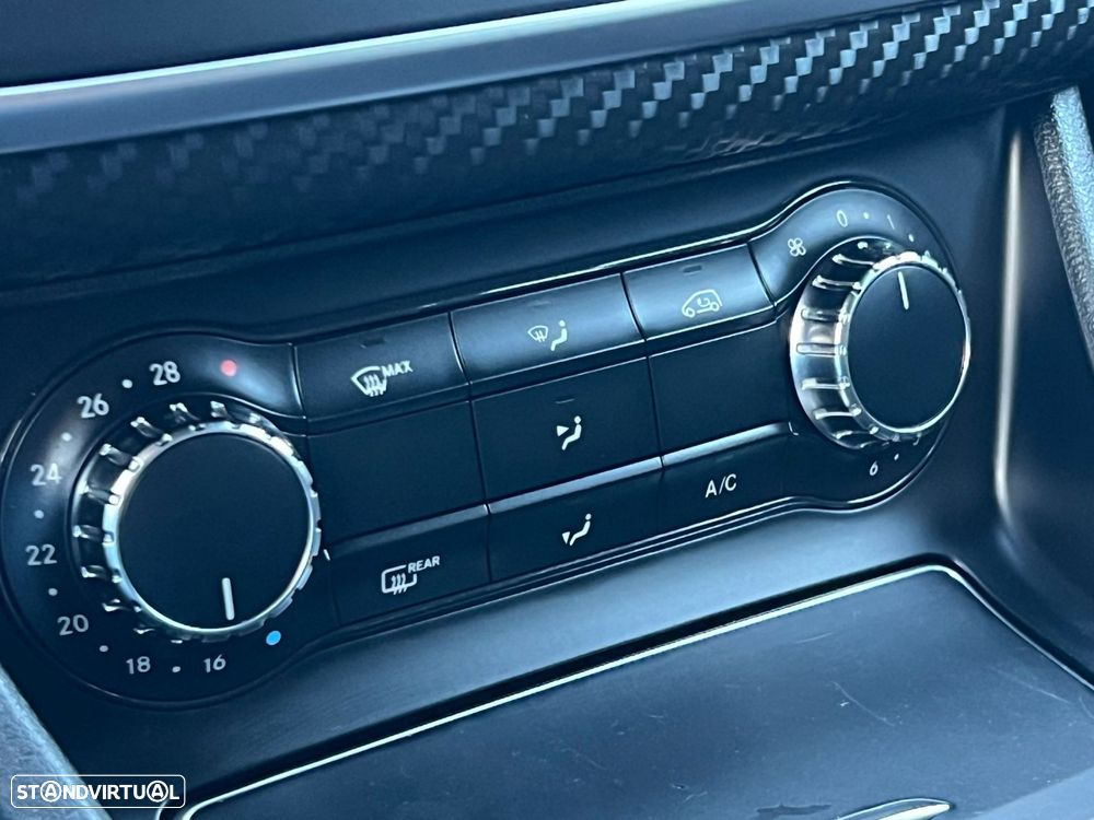 Mercedes-Benz A 180 d AMG Line - 21