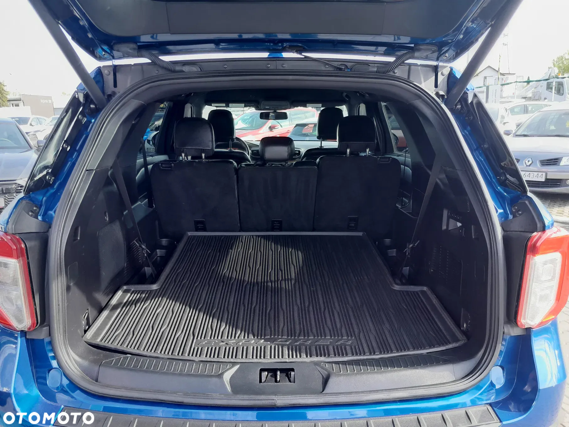 Ford Explorer - 22