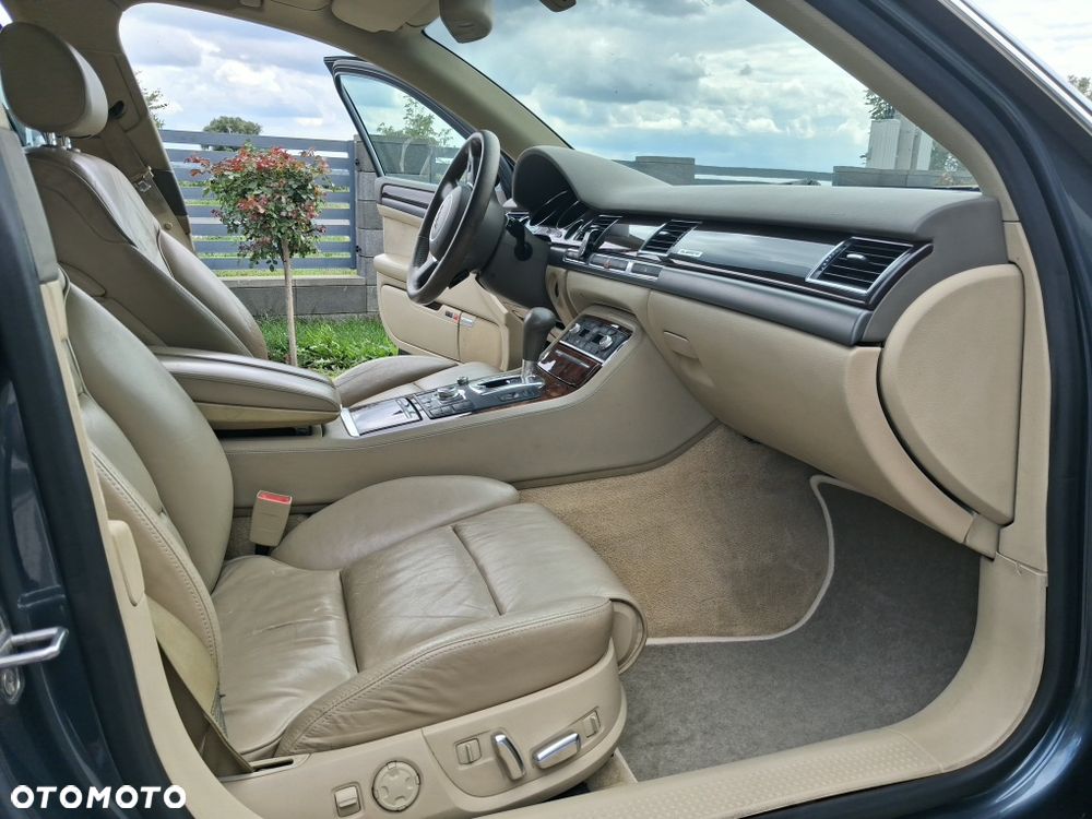Audi A8 - 7