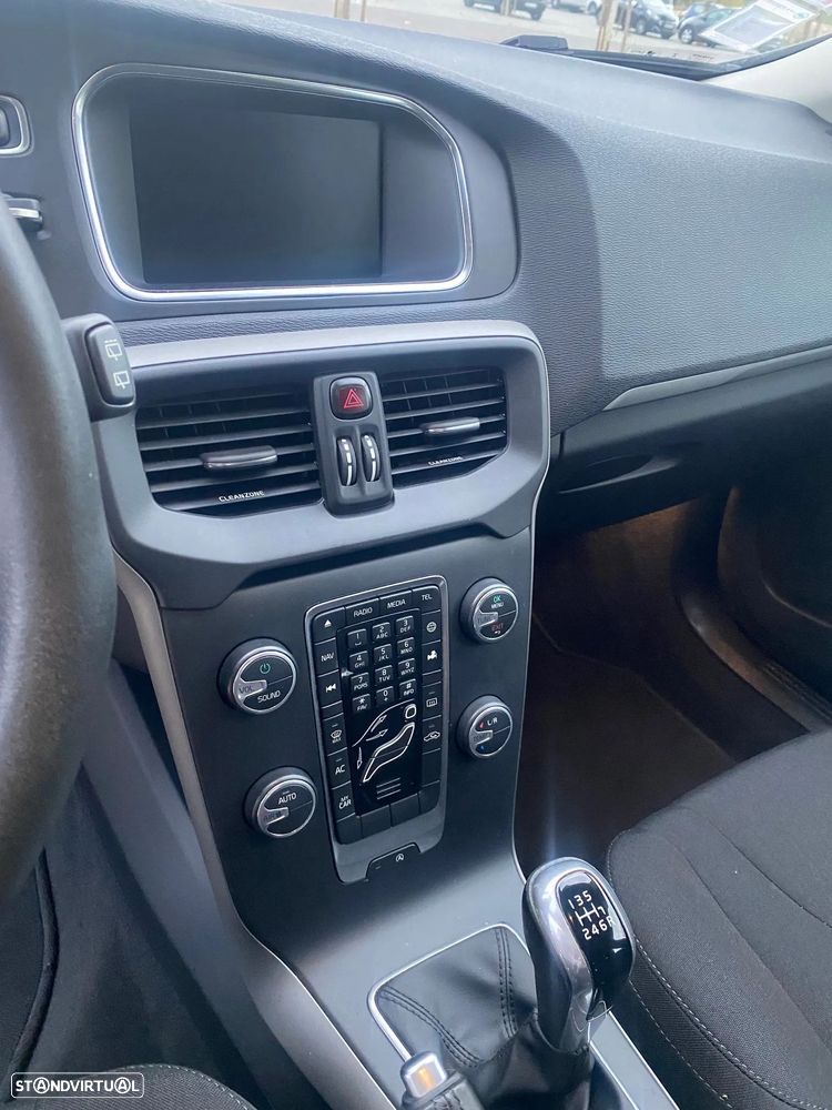Volvo V40 D2 Kinetic - 13