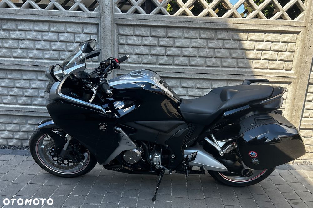 Honda VFR - 15