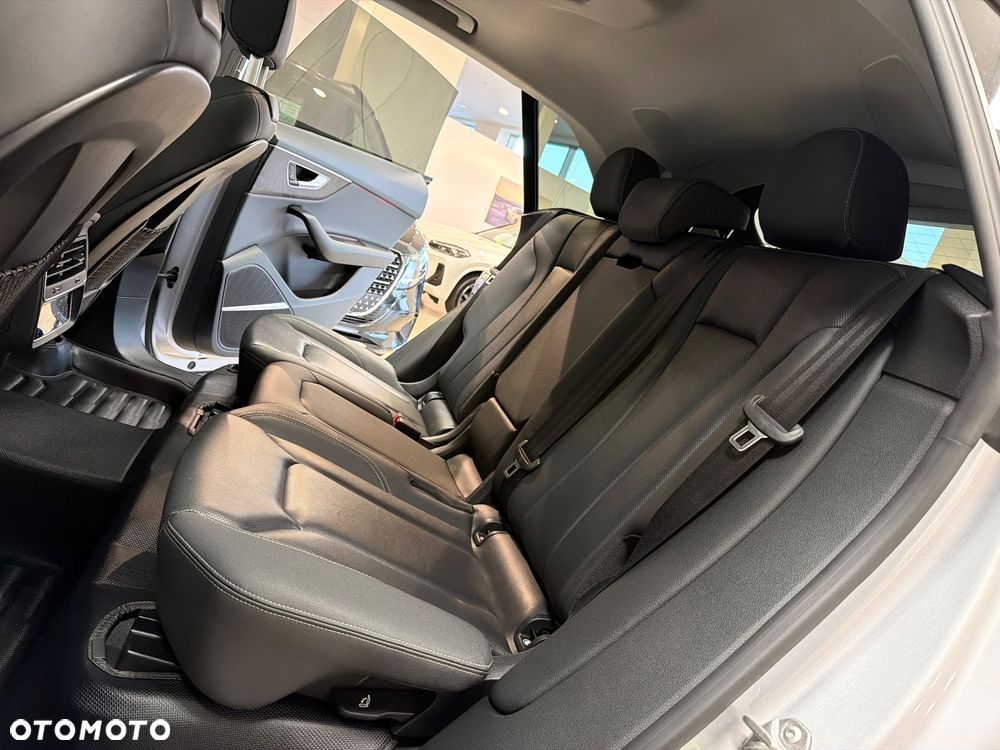 Audi Q8 55 TFSI quattro tiptronic - 29