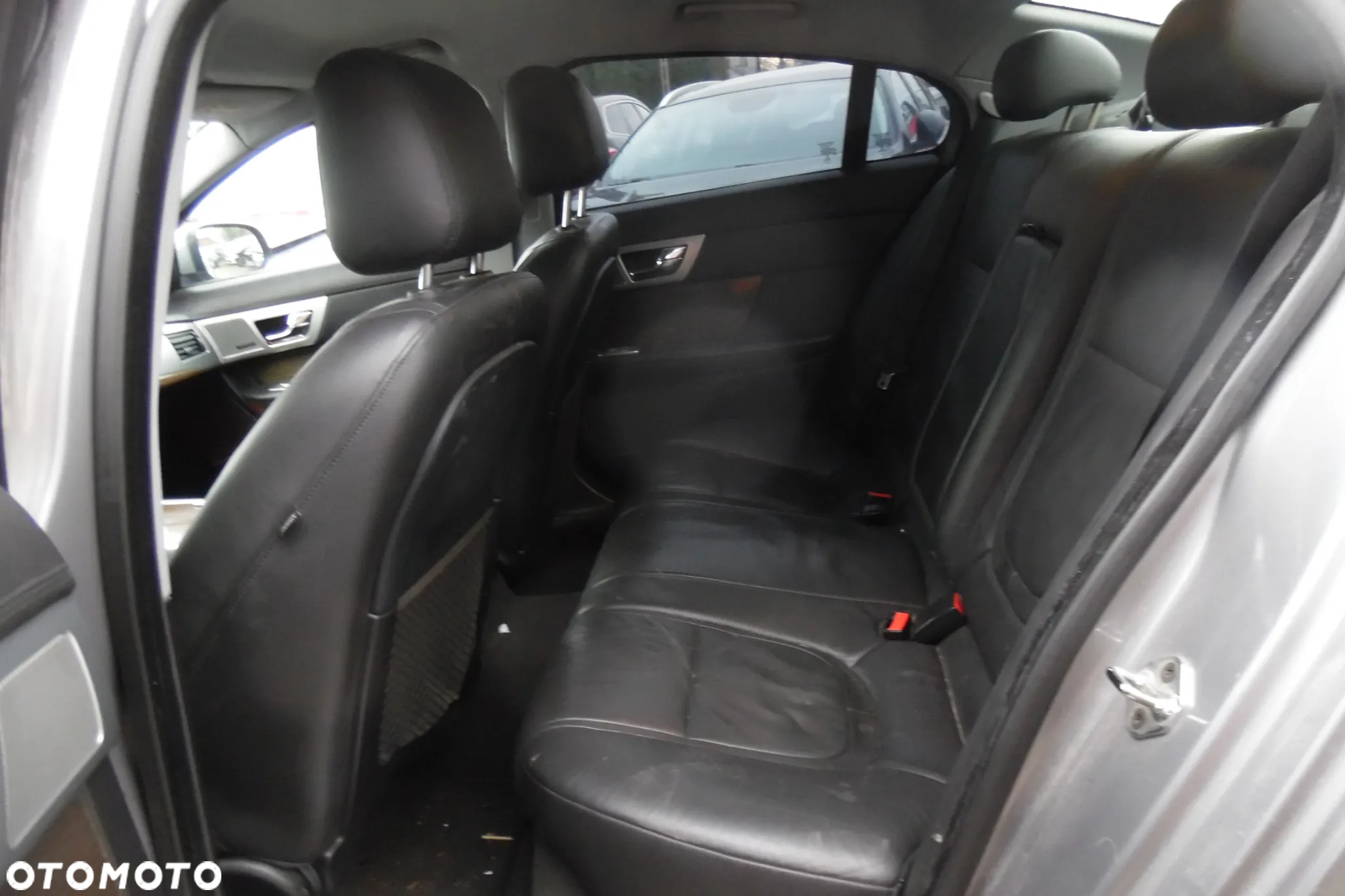 Jaguar XF 2.0 Turbo - 9