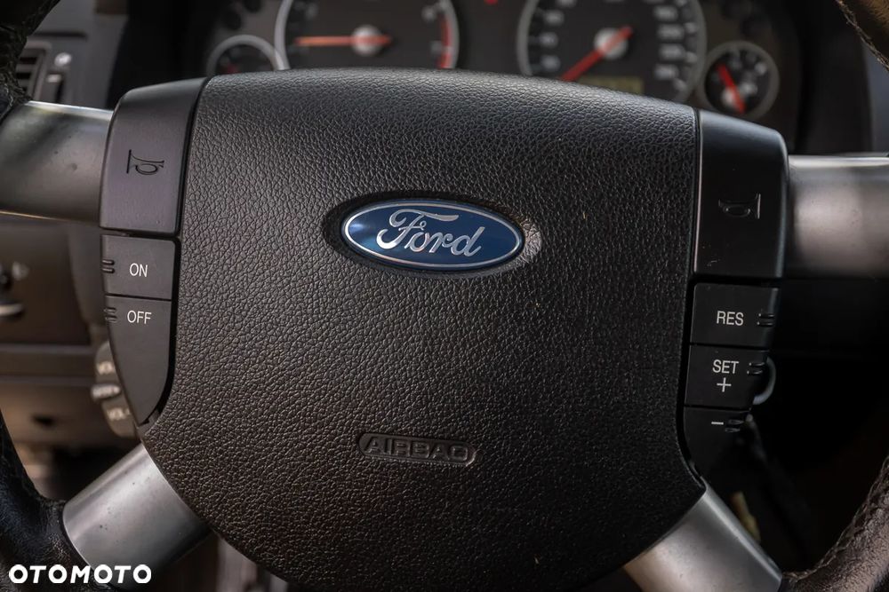 Ford Mondeo 1.8 Ghia - 24