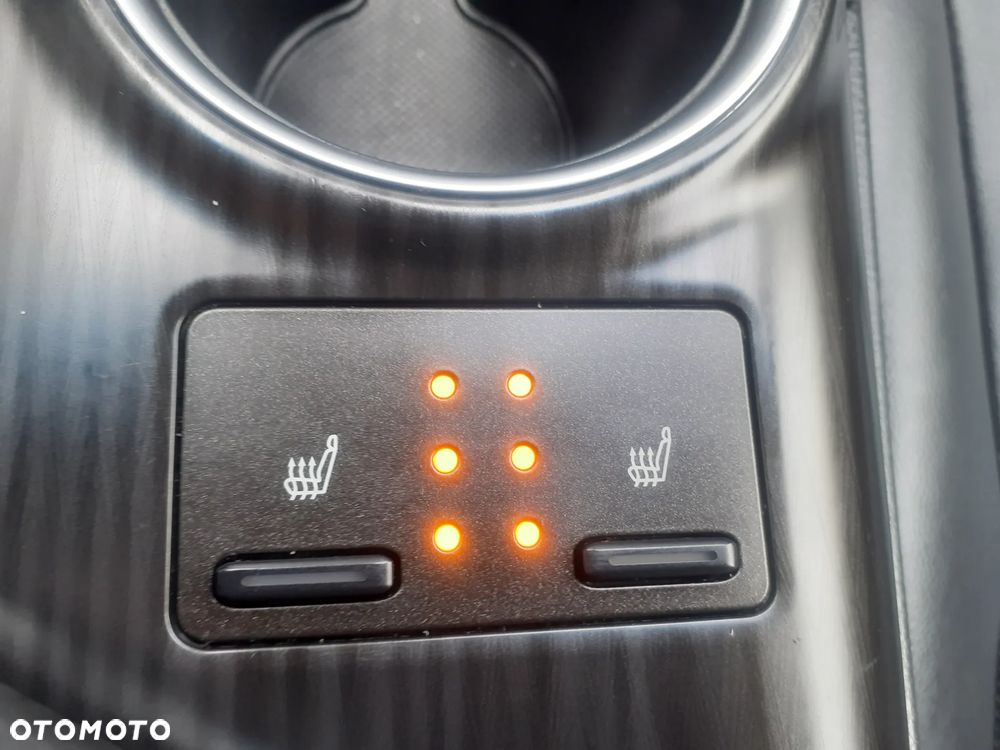 Toyota Camry 2.5 Hybrid Executive CVT - 21