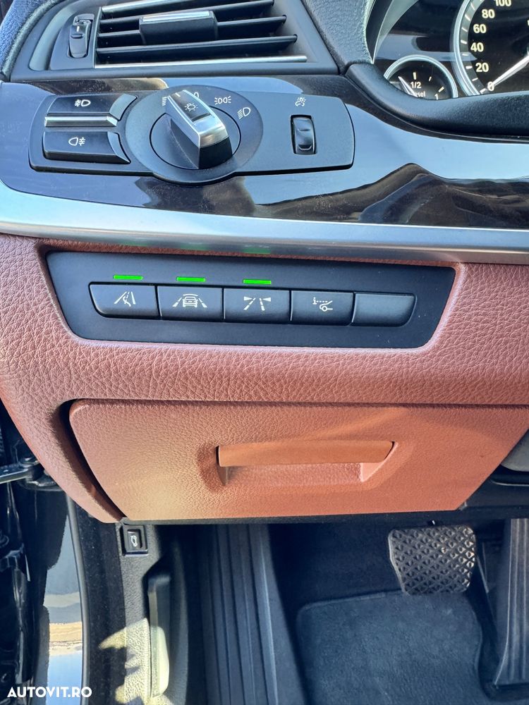 BMW Seria 5 525d xDrive AT - 16