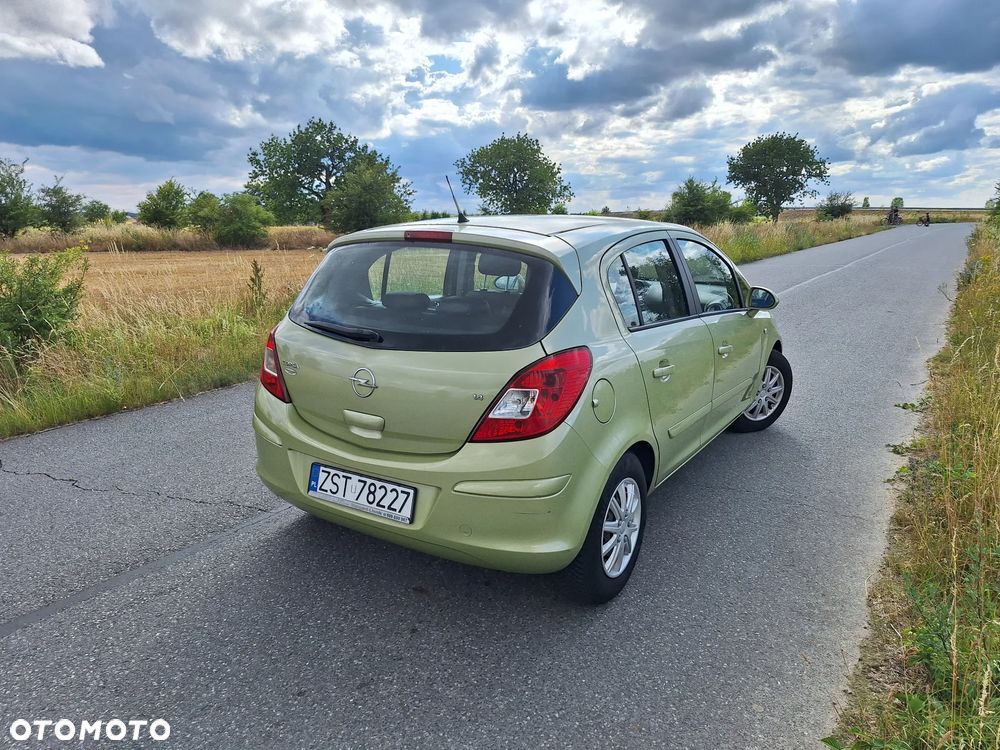Opel Corsa 1.4 16V Cosmo - 3