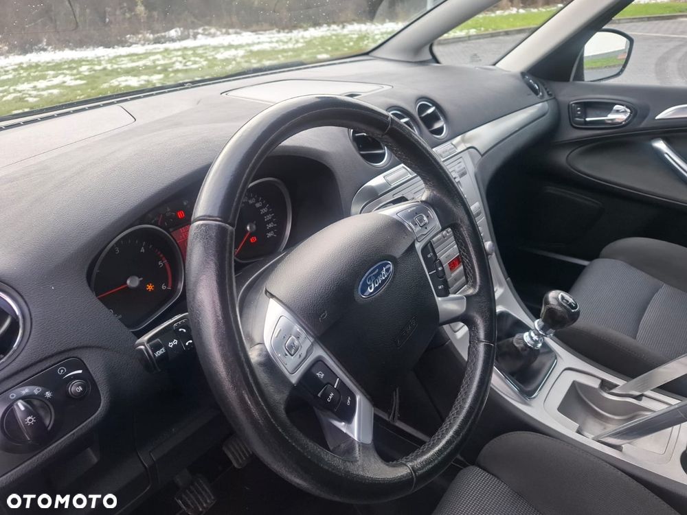 Ford S-Max 2.0 TDCi DPF Ambiente - 19