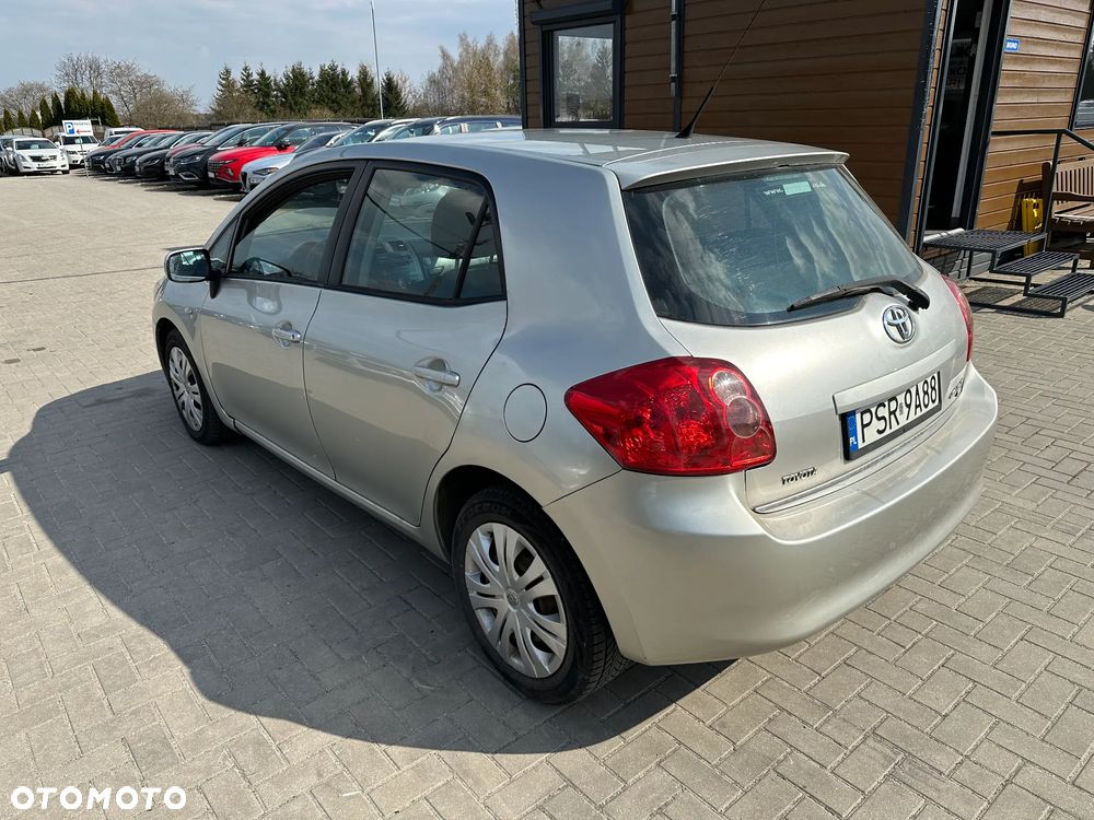 Toyota Auris - 4