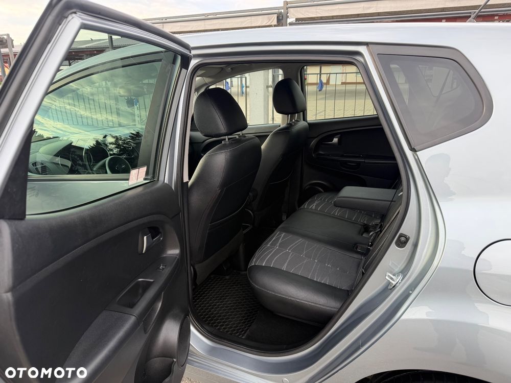 Kia Venga 1.6 Business Line - 17