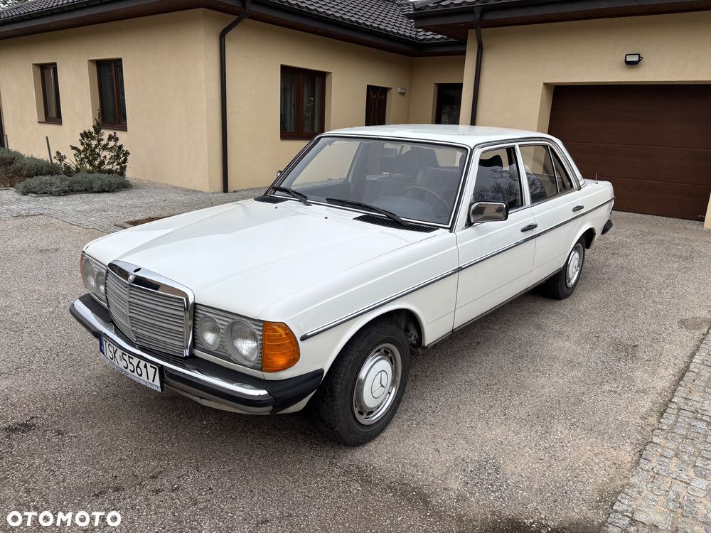 Mercedes-Benz W123 - 1