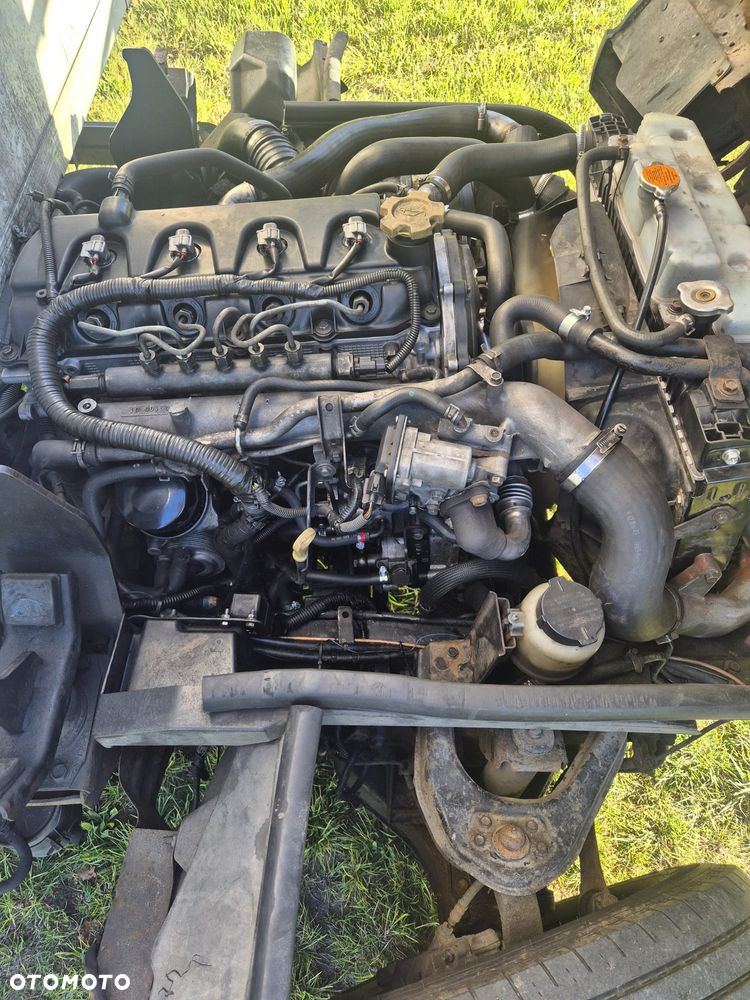 Renault Maxity - 4