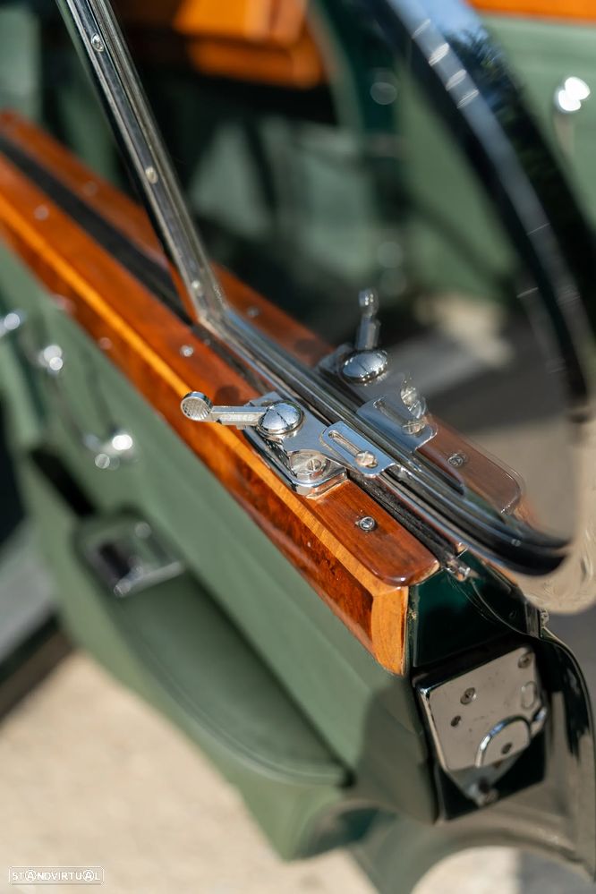 Jaguar MK II - 28