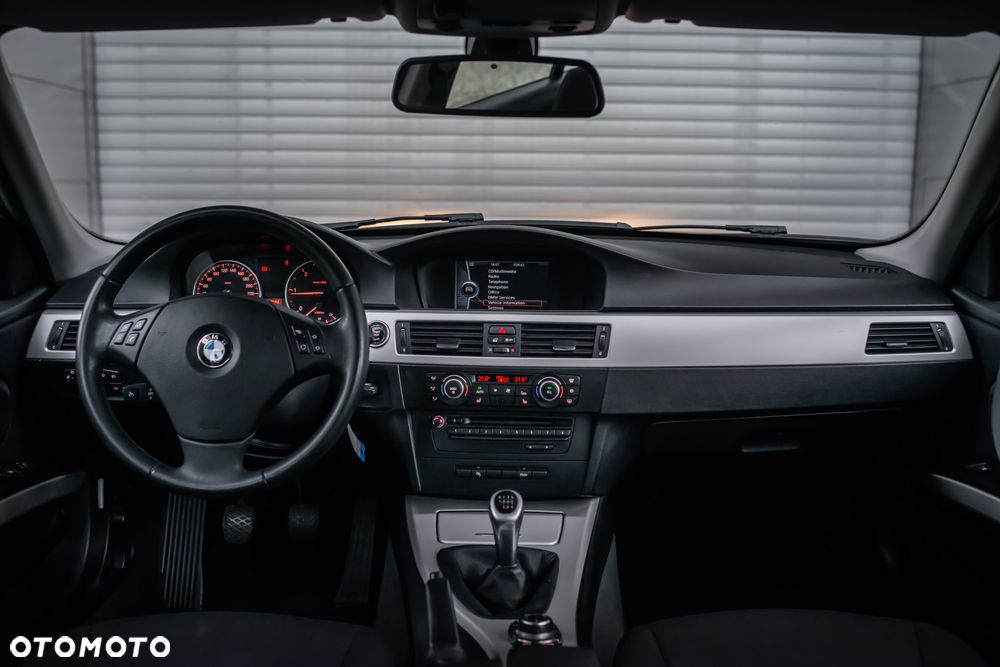 BMW Seria 3 318d DPF Edition Exclusive - 9