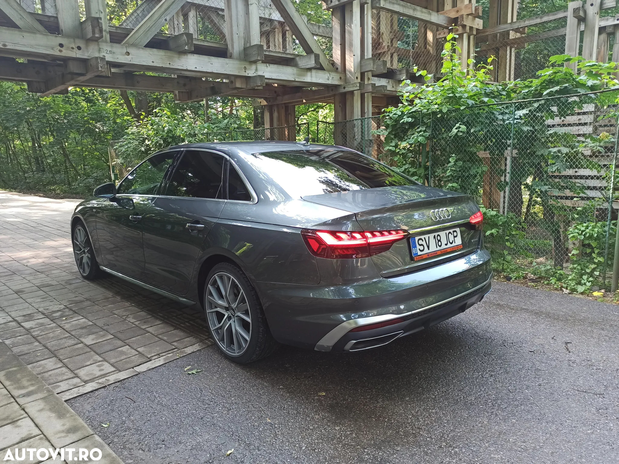 Audi A4 40 TDI quattro S tronic S Line - 4