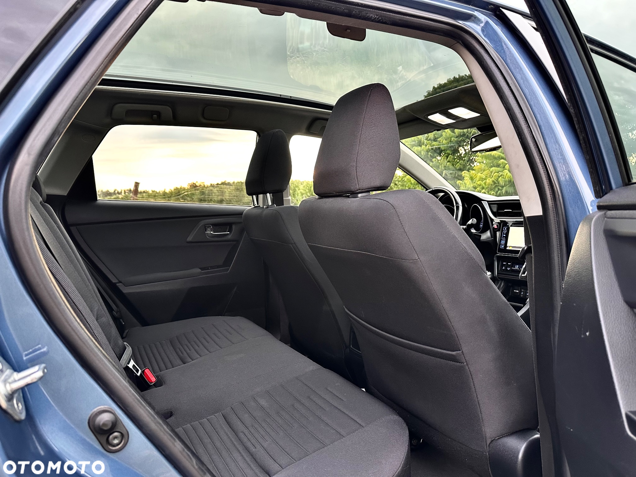 Toyota Auris 1.6 D-4D Premium - 14