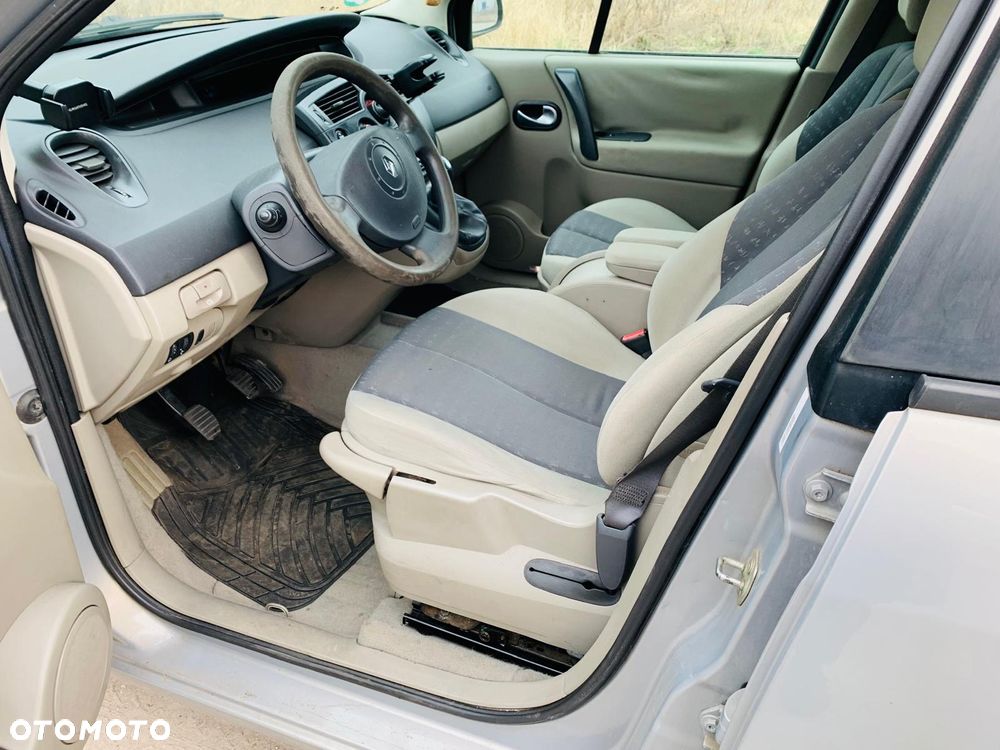 Renault Scenic 1.6 16V Privilege - 10