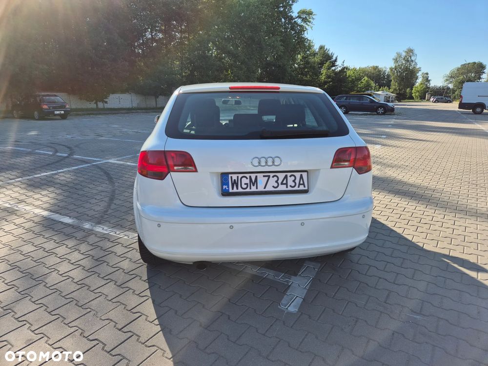 Audi A3 Sportback 1.6 Ambiente - 3