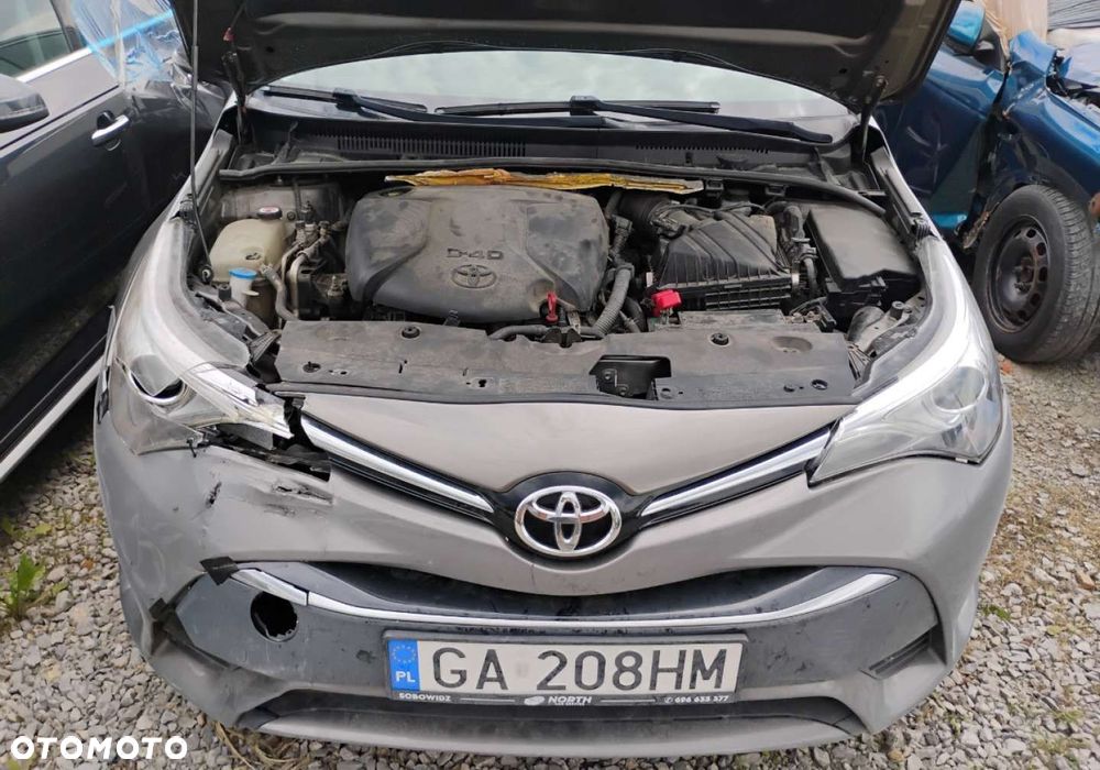 Toyota Avensis - 6