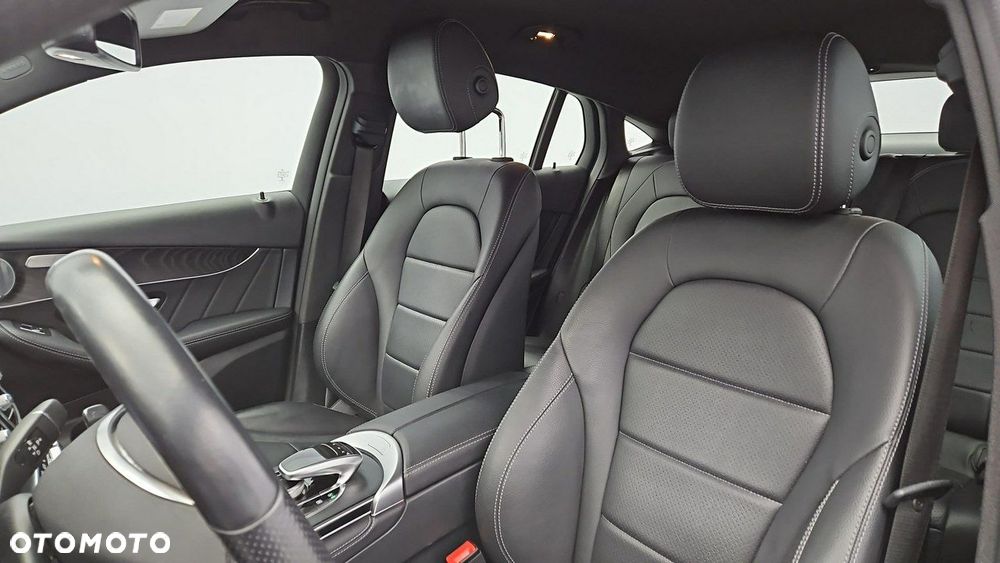 Mercedes-Benz GLC - 11