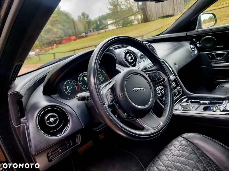 Jaguar XJ 3.0 T LWB AWD Portfolio - 10