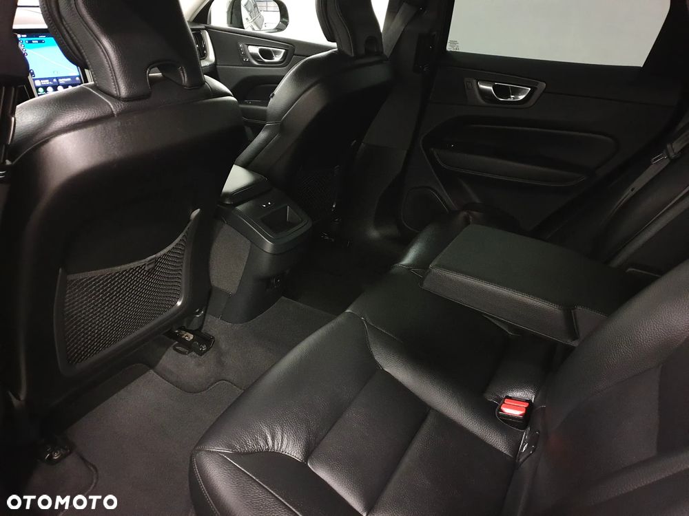 Volvo XC 60 B4 D Geartronic RDesign - 30