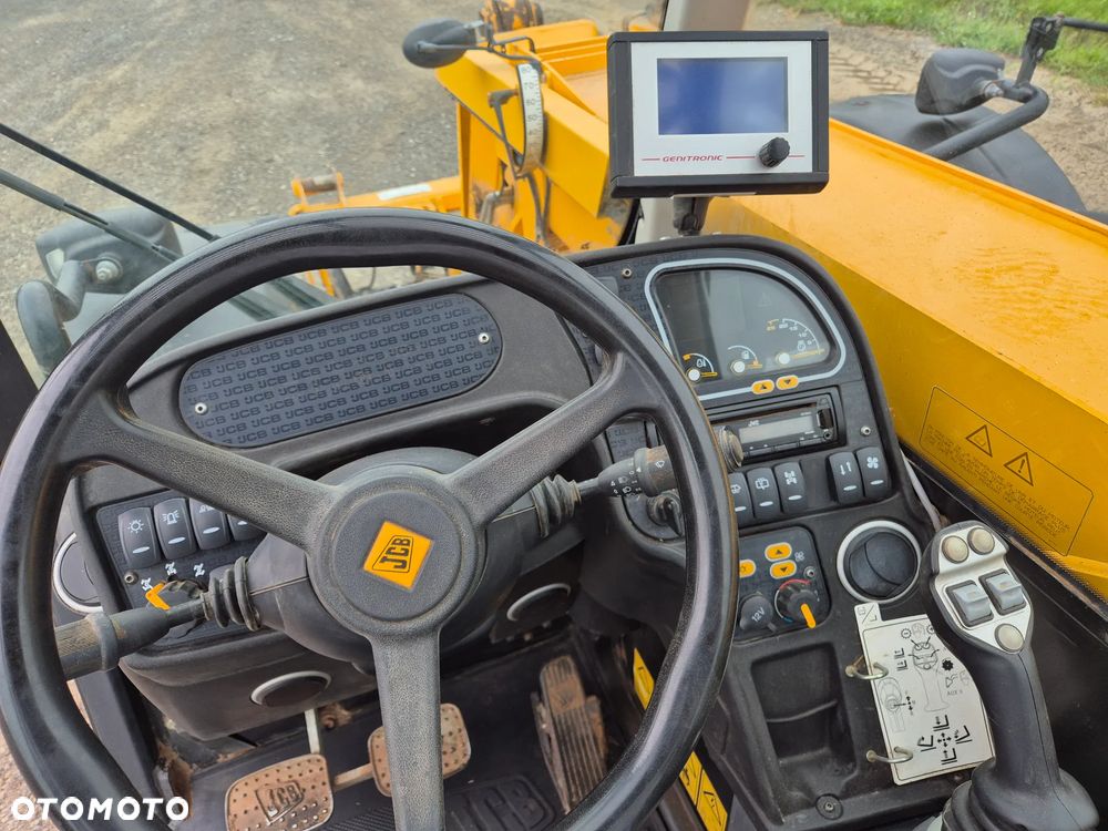 JCB - 3
