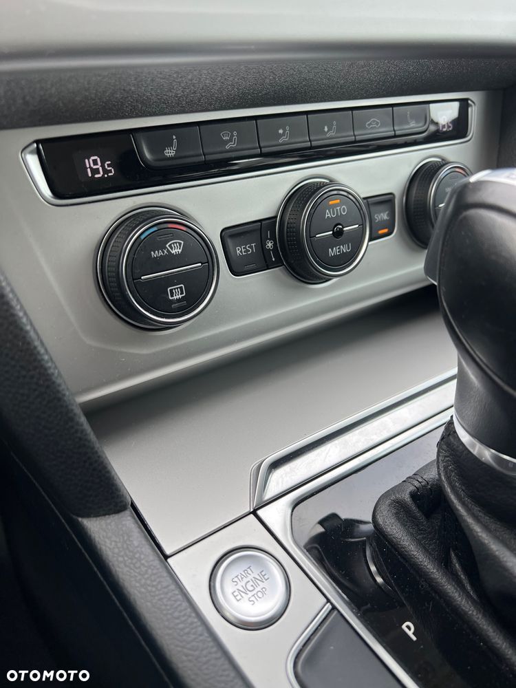 Volkswagen Passat - 39