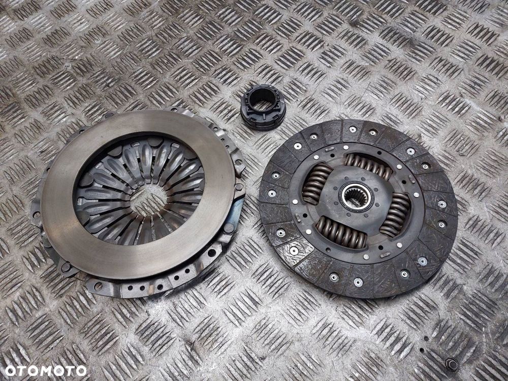 SPRZĘGŁO TARCZA + DOCISK + ŁOŻYSKO OPOROWE AUDI A4 B5 1.9 TDI - 5