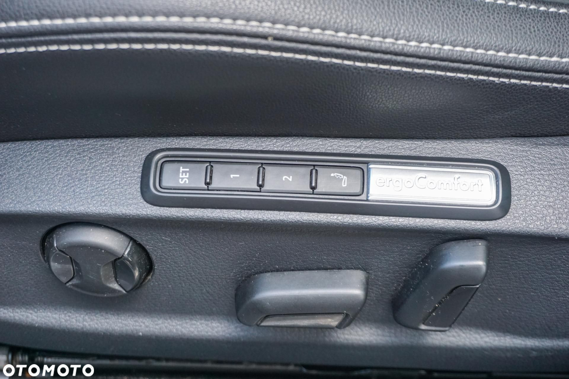 Volkswagen Passat 2.0 TDI EVO Elegance DSG - 21