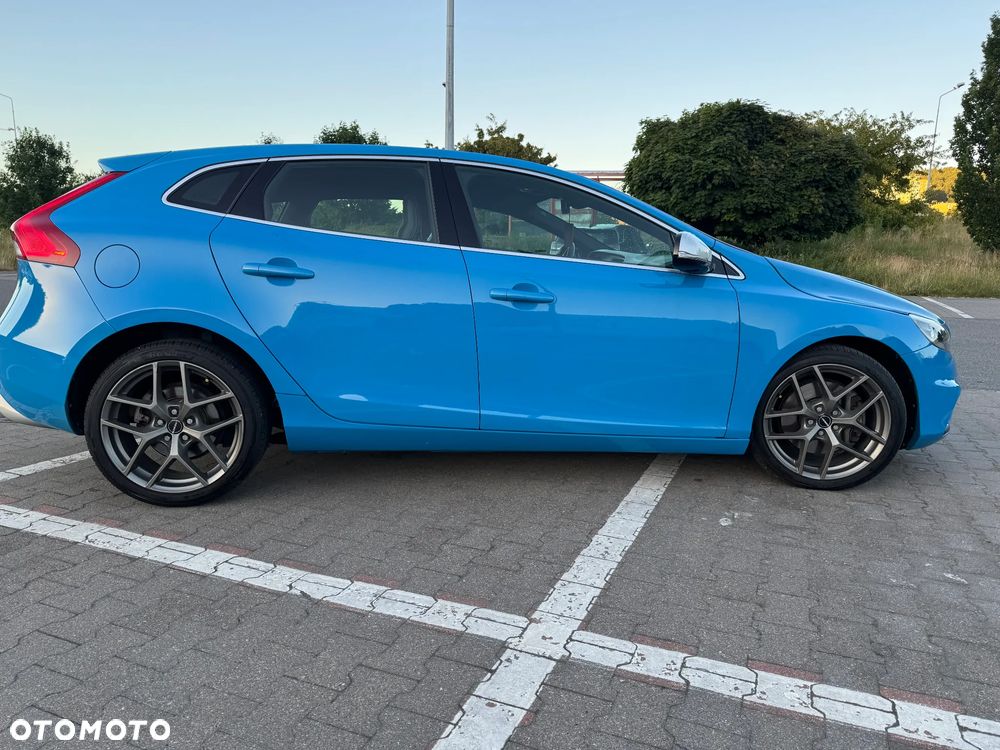 Volvo V40 D4 Drive-E R-Design Momentum - 3
