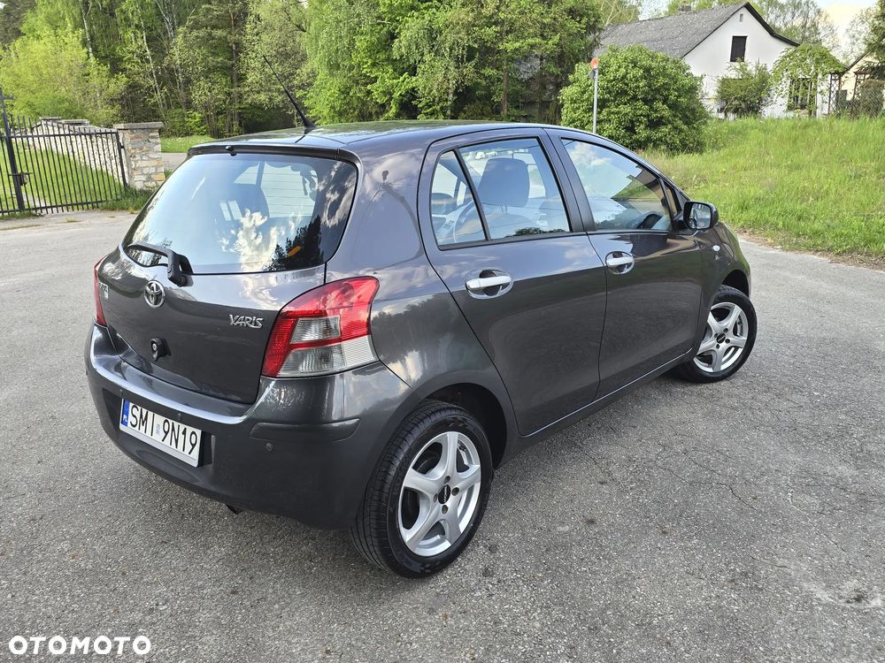 Toyota Yaris 1.33 Luna - 4