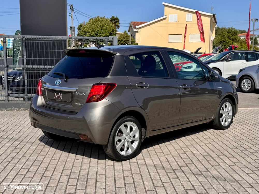 Toyota Yaris 1.5 HSD Sport+Navi - 3