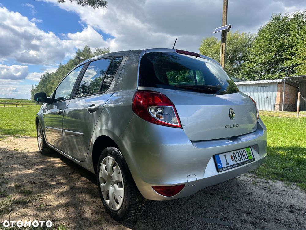Renault Clio - 37