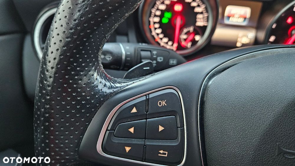 Mercedes-Benz CLA 220 4Matic 7G-DCT AMG Line - 12