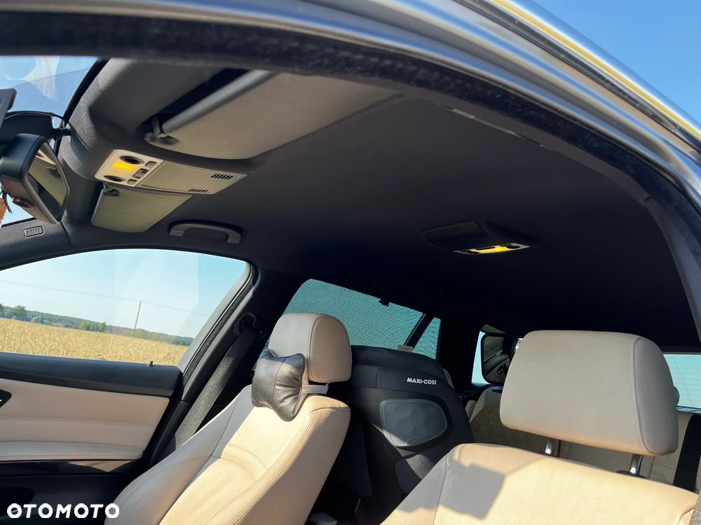 BMW Seria 3 325i xDrive - 22