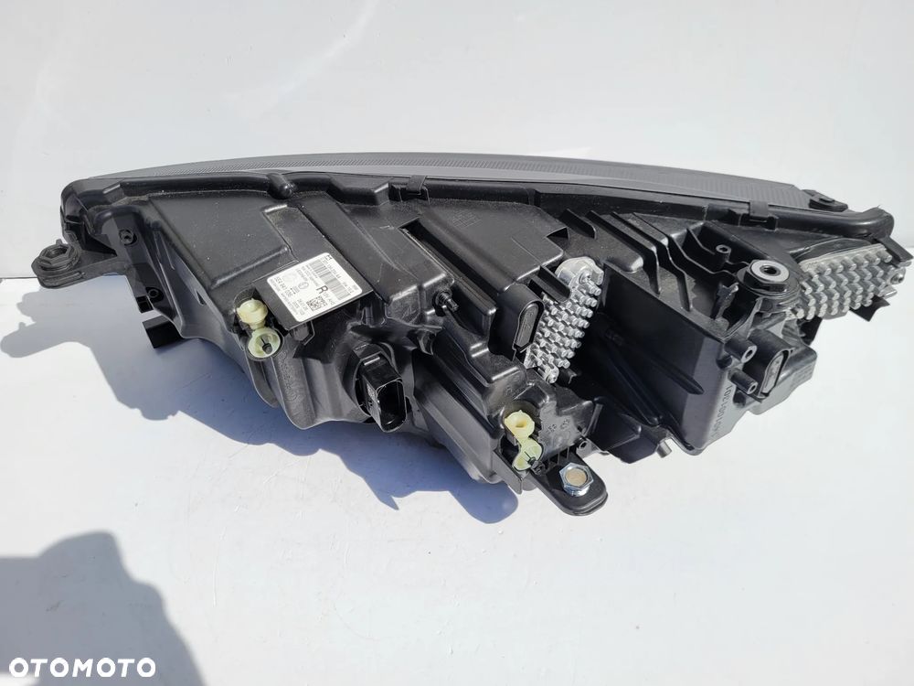 Skoda Octavia IV lift lampa przod prawa full led - 10