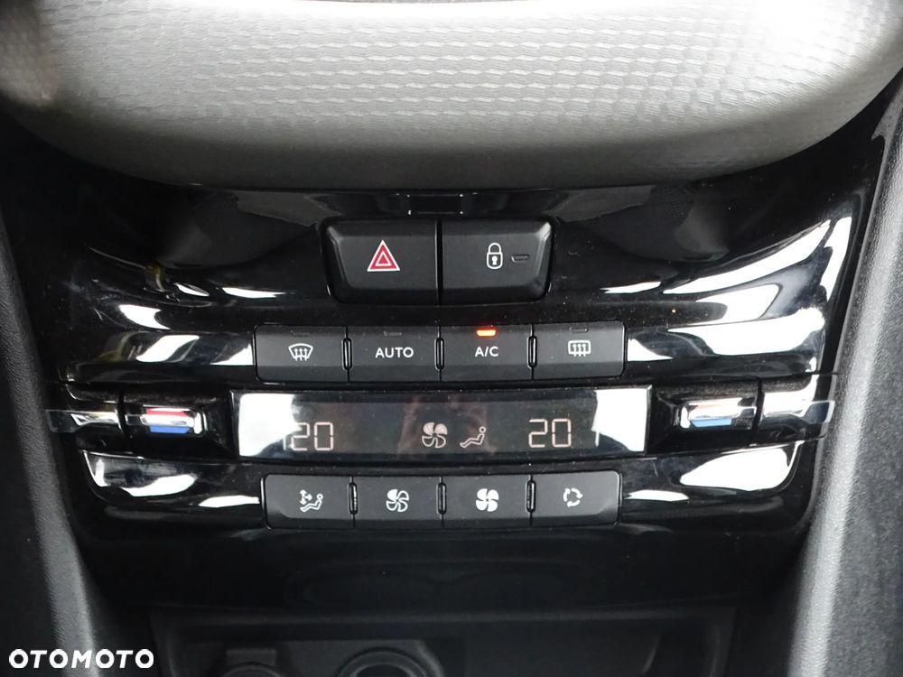 Peugeot 2008 1.2 Pure Tech GPF Allure S&S - 21