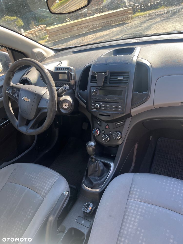 Chevrolet Aveo - 8