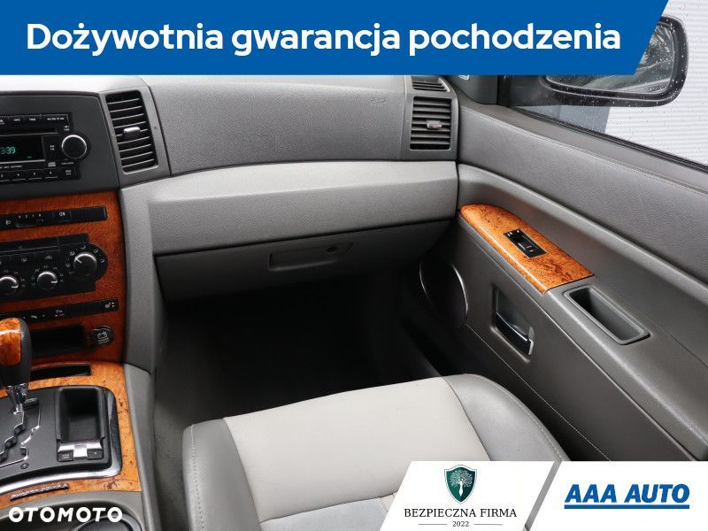 Jeep Grand Cherokee - 9