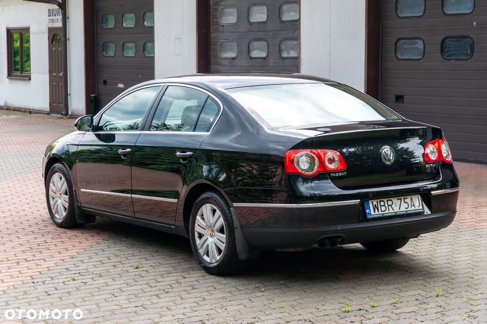 Volkswagen Passat 2.0 TDI DPF Highline - 5