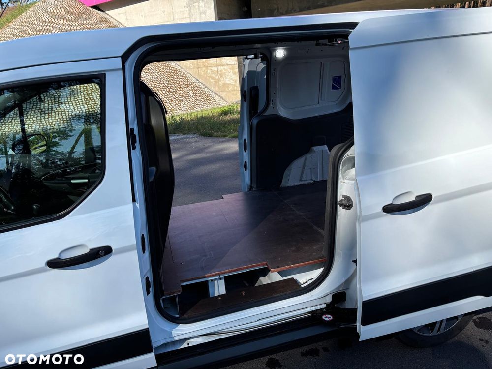 Ford Transit Connect - 13