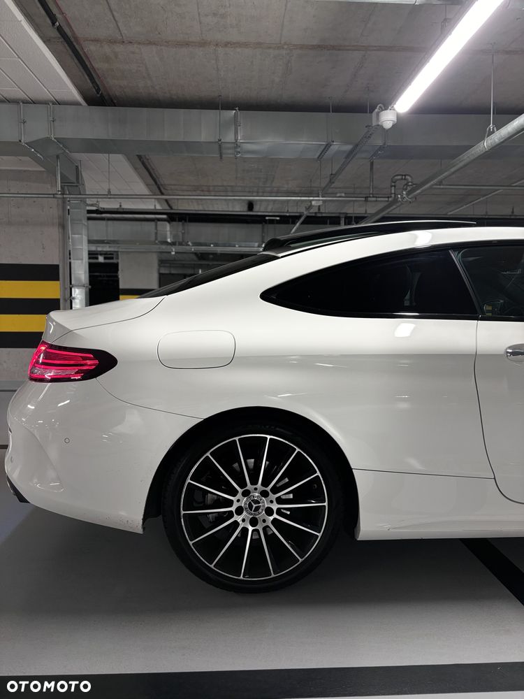Mercedes-Benz Klasa C 300 4MATIC 9G-TRONIC - 4
