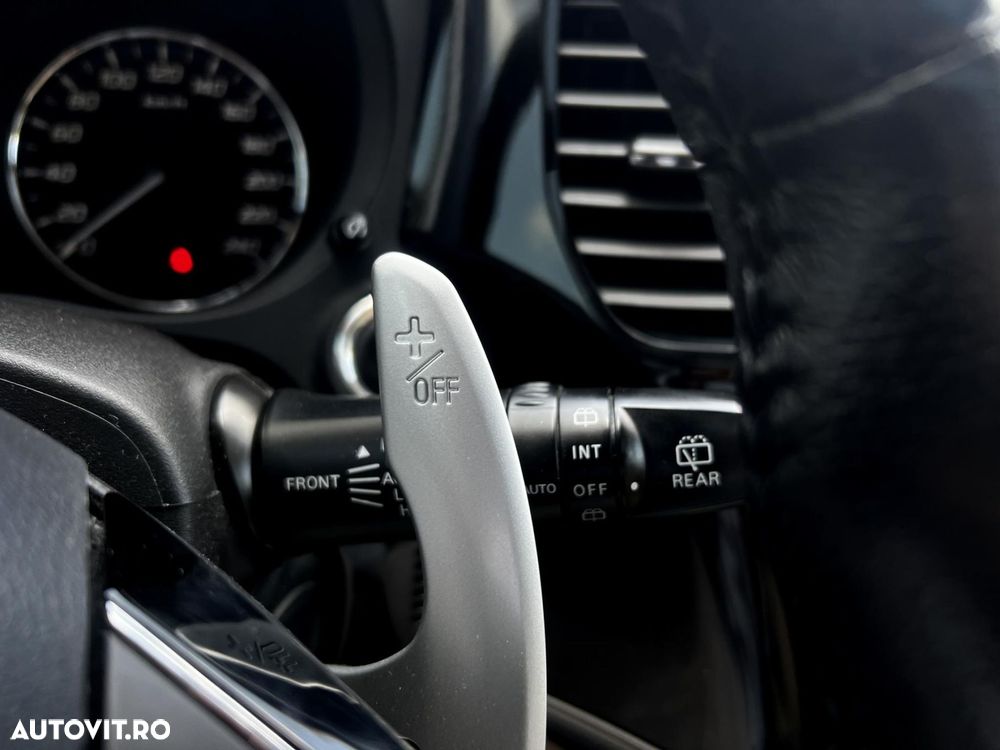 Mitsubishi Outlander - 17