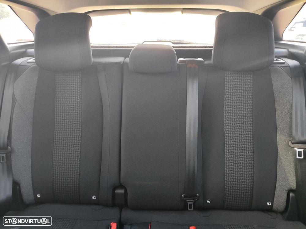 Peugeot 3008 1.5 BlueHDi Active Pack - 26