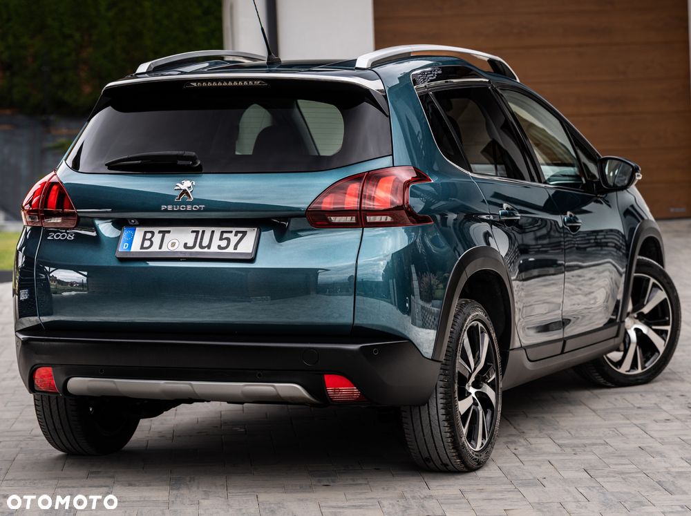 Peugeot 2008 1.2 Pure Tech Allure S&S - 17