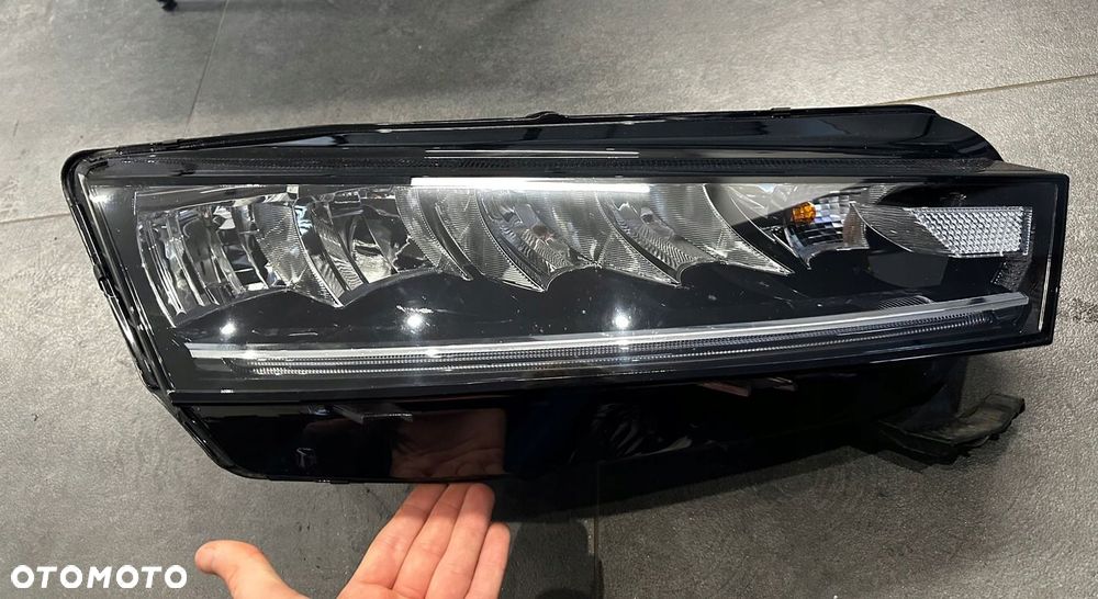 SKODA OCTAVIA LAMPA PRAWA 5E4941016 FULL LED - 4