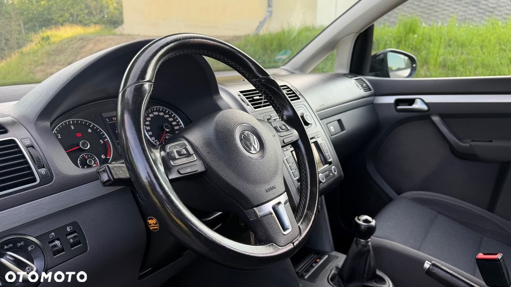 Volkswagen Touran 2.0 TDI DPF STYLE - 23